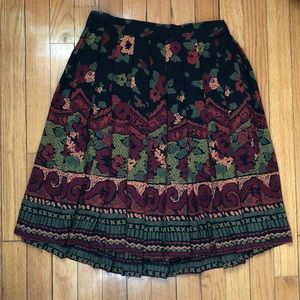 Vintage patterned pleated skirt
